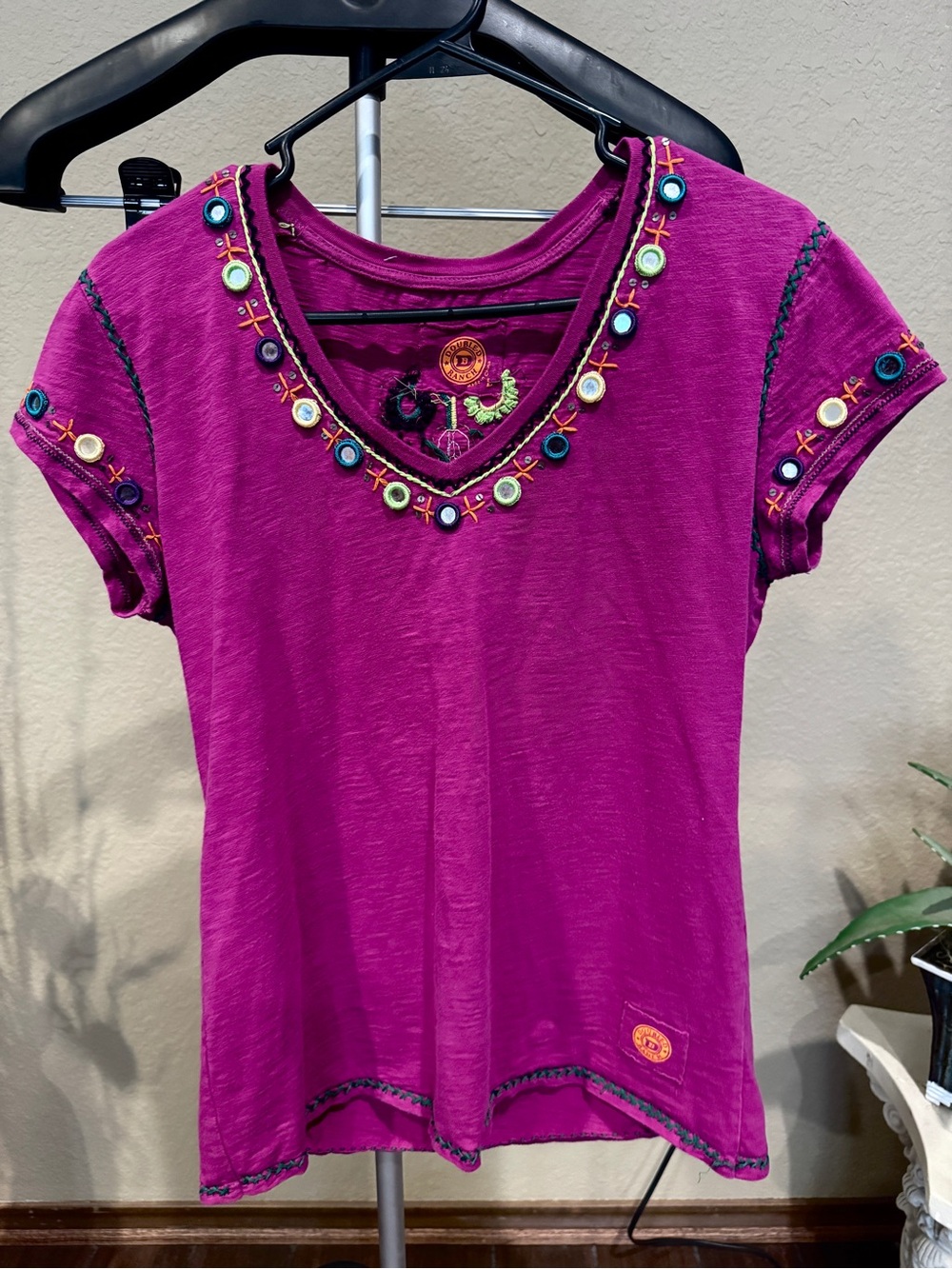Double D Ranch Magenta Short Sleeve Embroidered V-Neck Top